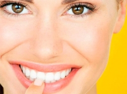 Комплексная чистка зубов с AirFlow или без, с ультразвуком, полировкой, нанесением реминерализующего геля в стоматологической клинике «Альбус» со скидкой до 76%